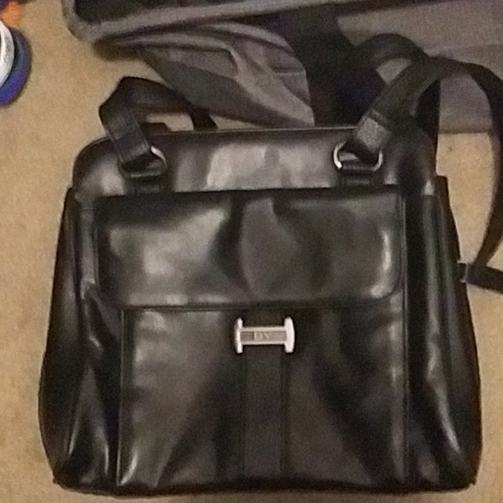 dv Jackson handbag lots of compartments